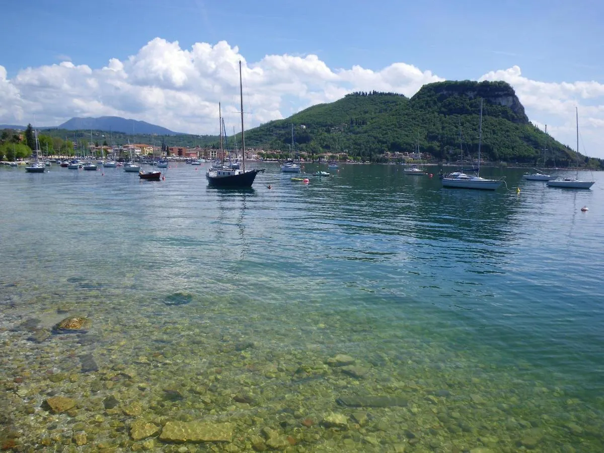 Garda Lake And Swimming Pool Apartment