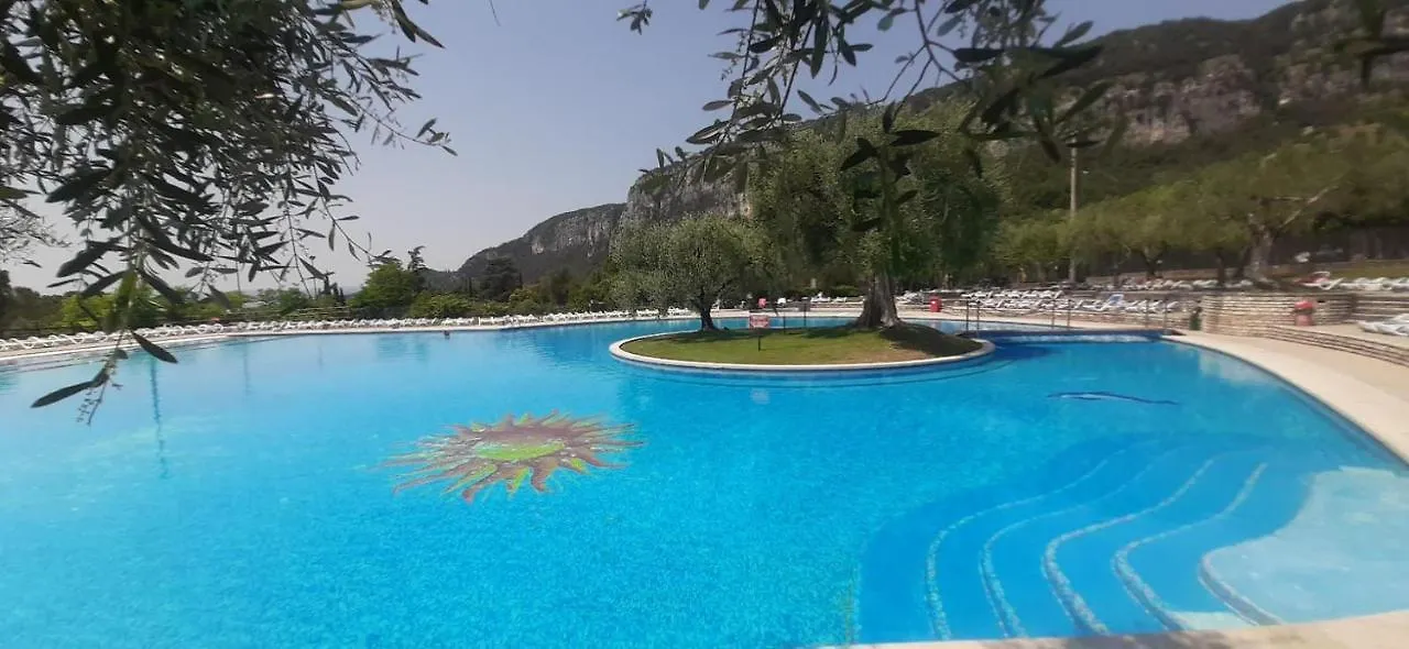 Garda Lake And Swimming Pool Apartment Italy