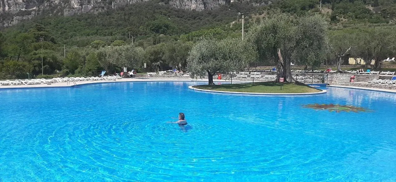 Garda Lake And Swimming Pool Apartment 0*, Garda (Verona) Italy