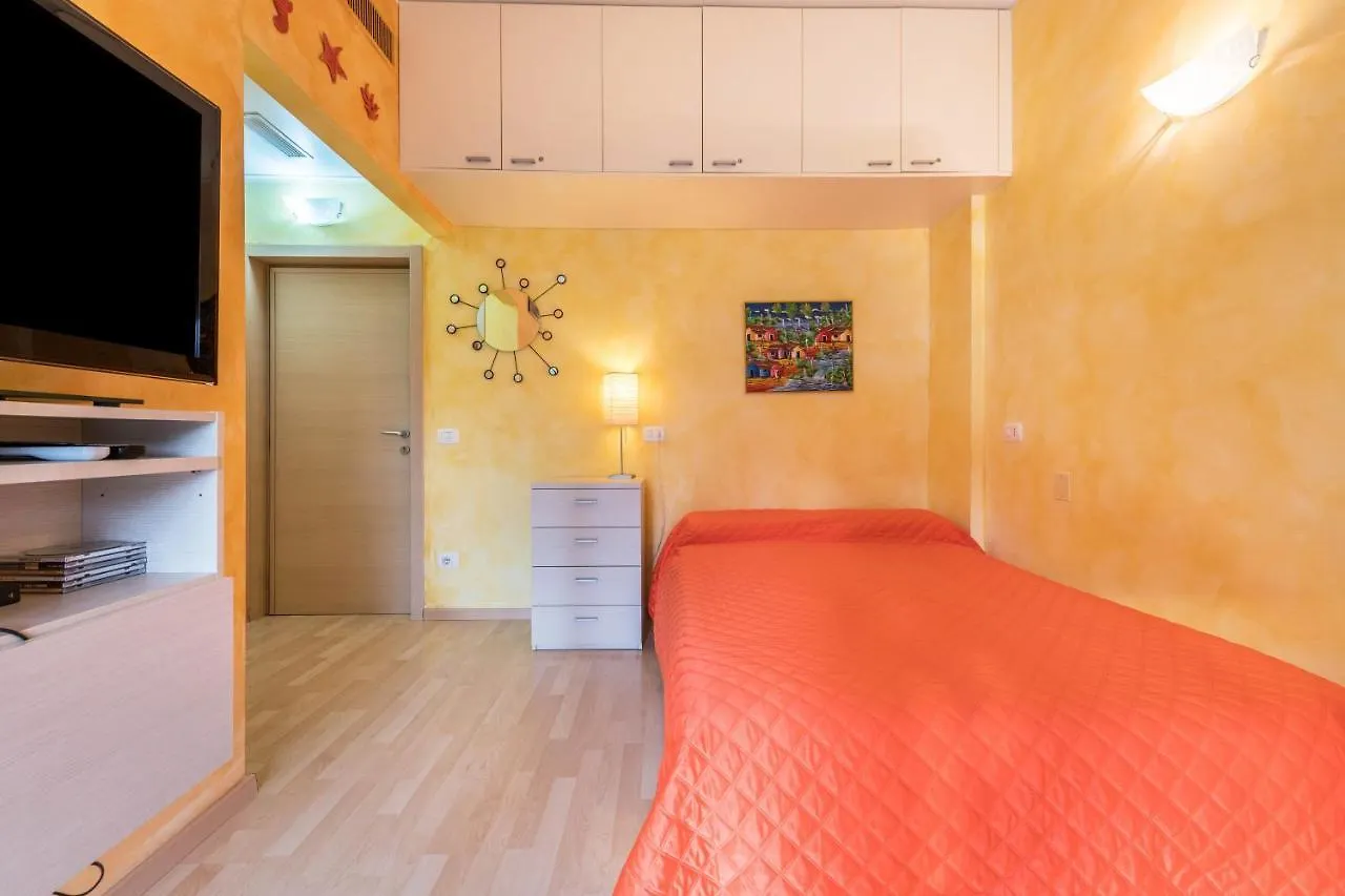 Garda Lake And Swimming Pool Apartment Garda (Verona)